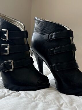 Guess Black Leather Peep-Toe Ankle Booties with Triple Buckle Straps